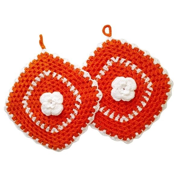 Hand Crocheted Pot Holders Hot Pads Trivet Flower White Orange S7.5" set of 2 - Picture 1 of 8